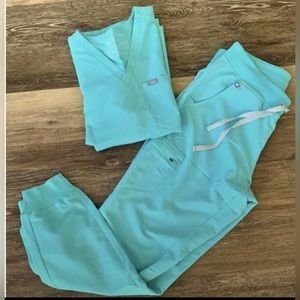 Figs scrub set -seafoam green worn once